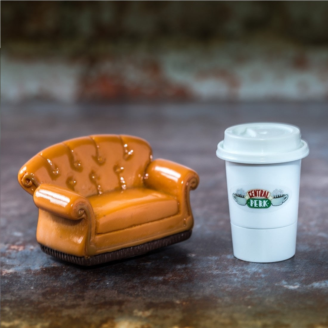 MAD BEAUTY Friends, Sofa &amp; Cup Lip Balm, Βάλσαμο Χειλιών - 4gr &amp; 1,5gr